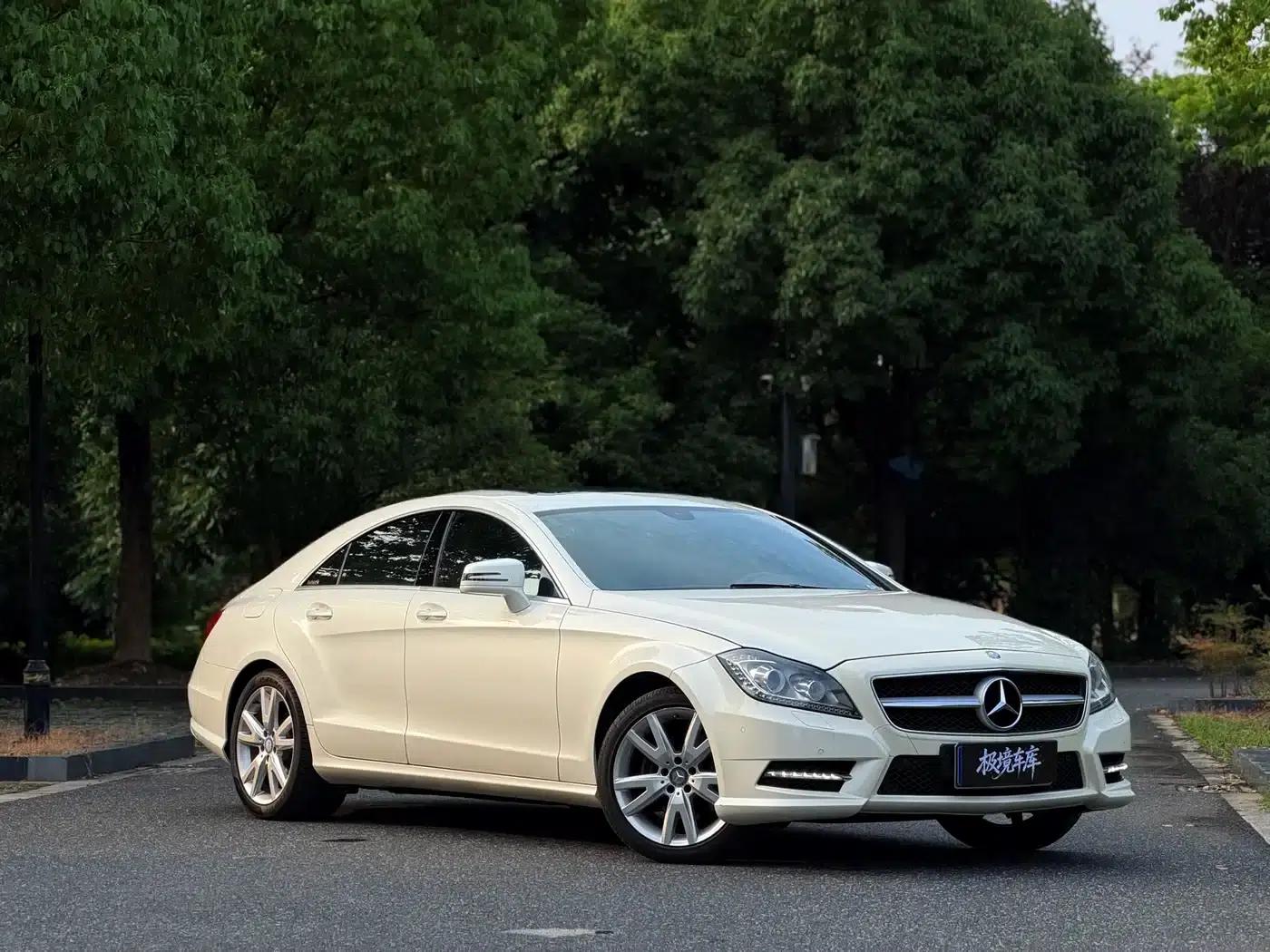 2012 Mercedes-Benz CLS 300 CGI — миниатюра 3