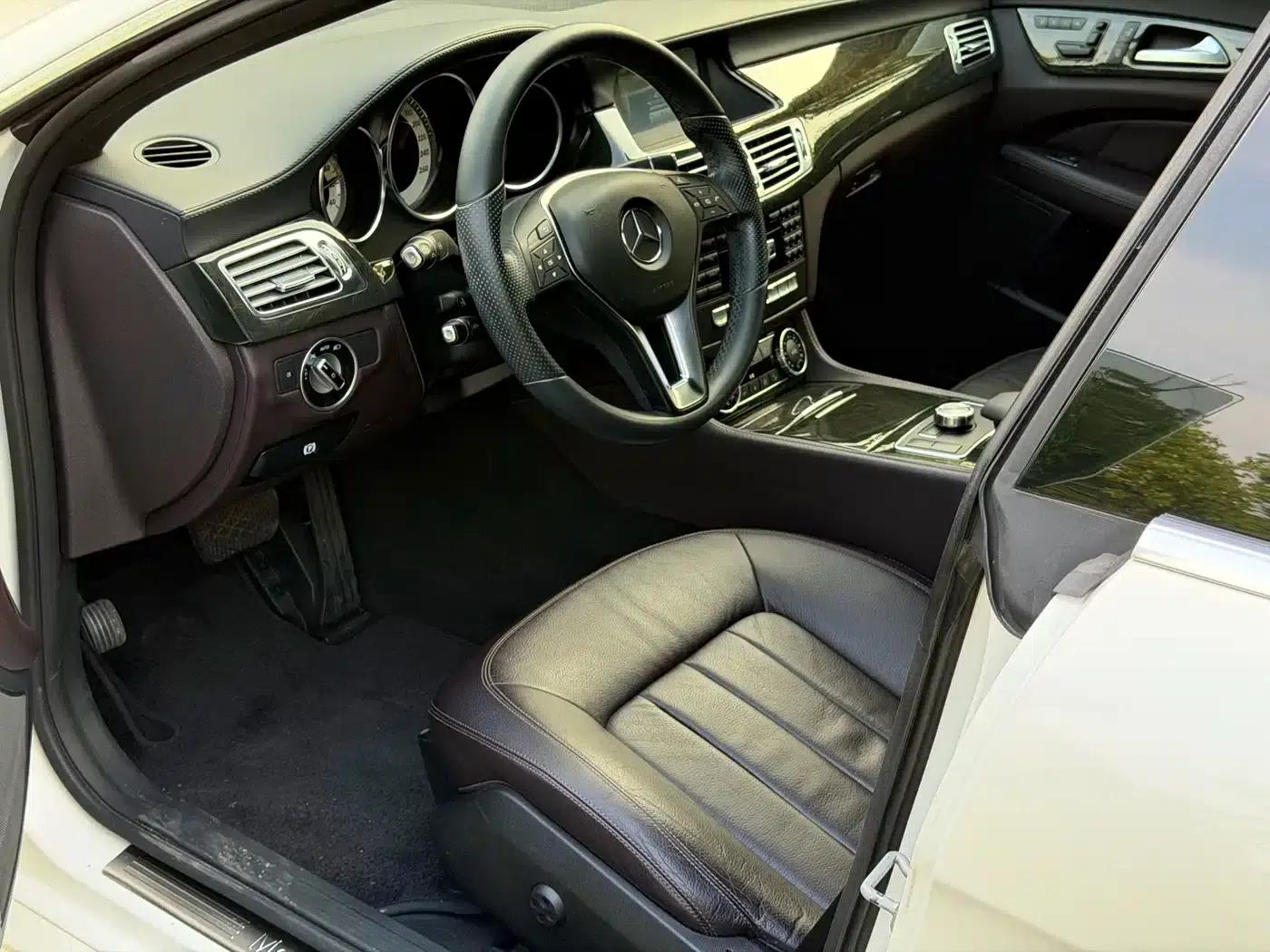 2012 Mercedes-Benz CLS 300 CGI — миниатюра 6