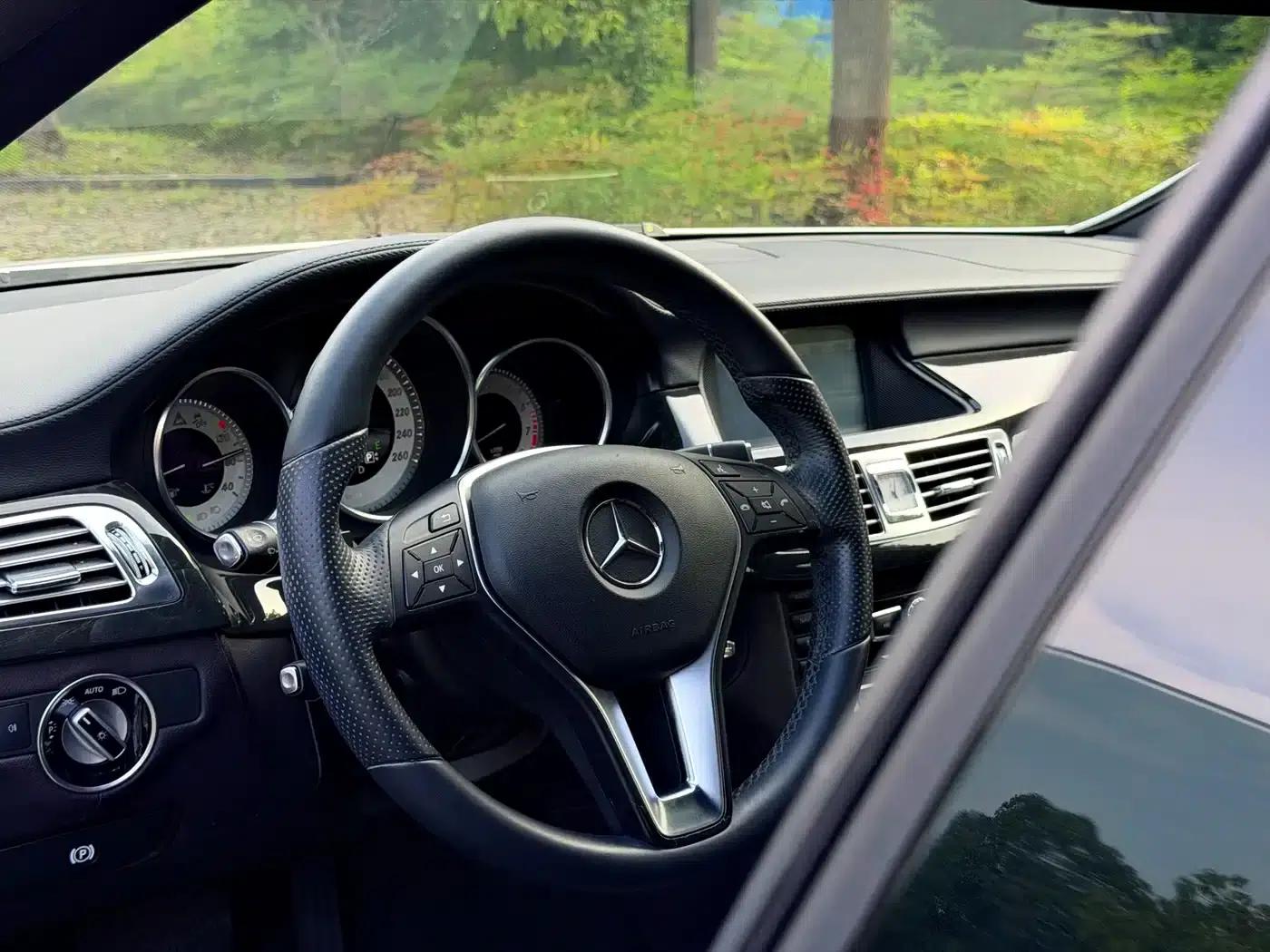 2012 Mercedes-Benz CLS 300 CGI — миниатюра 7