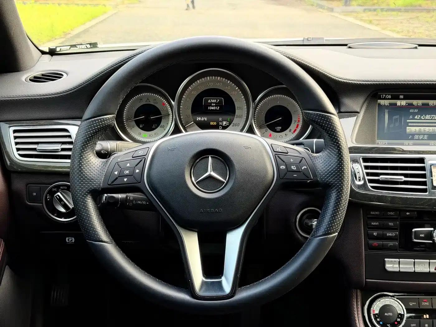 2012 Mercedes-Benz CLS 300 CGI — миниатюра 10