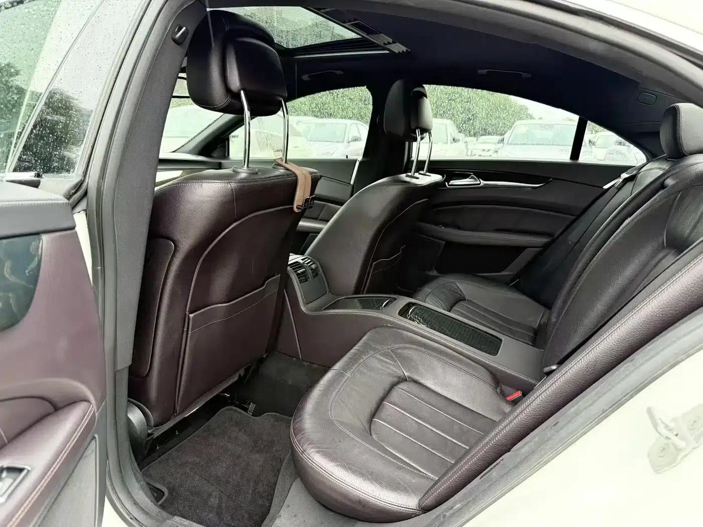 2012 Mercedes-Benz CLS 300 CGI — миниатюра 5