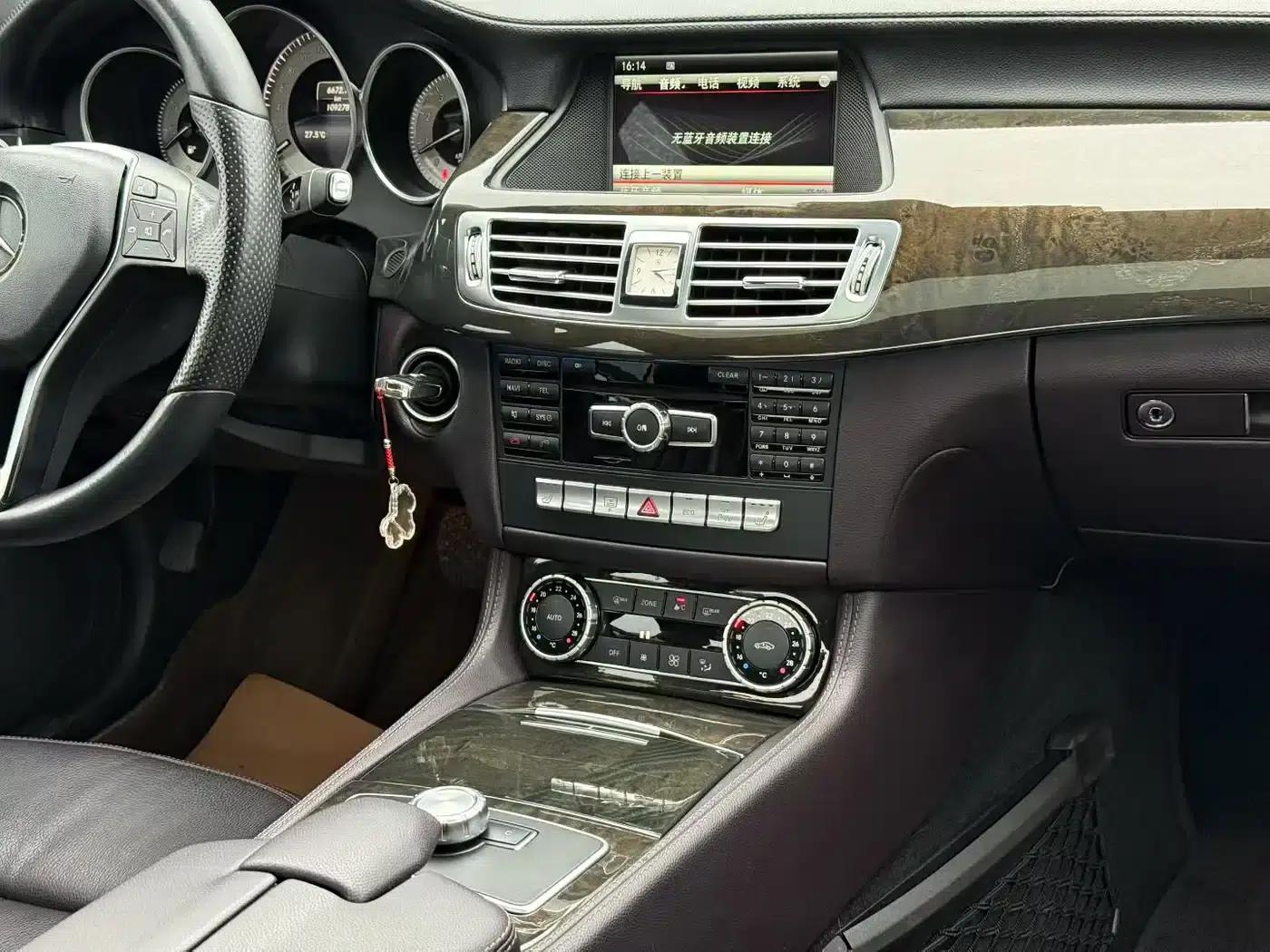 2012 Mercedes-Benz CLS 300 CGI — миниатюра 7