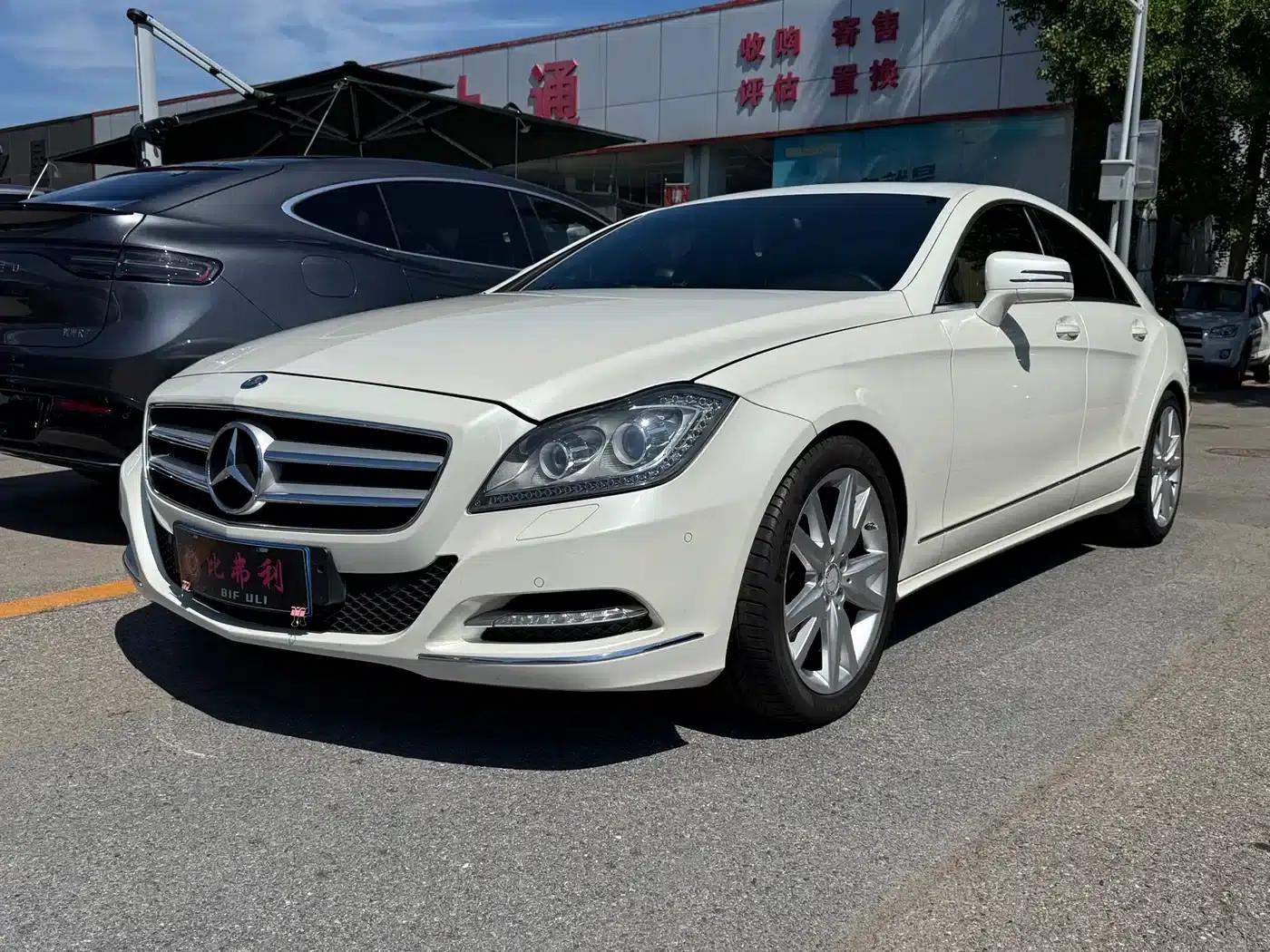 2012 Mercedes-Benz CLS 300 CGI — миниатюра 1