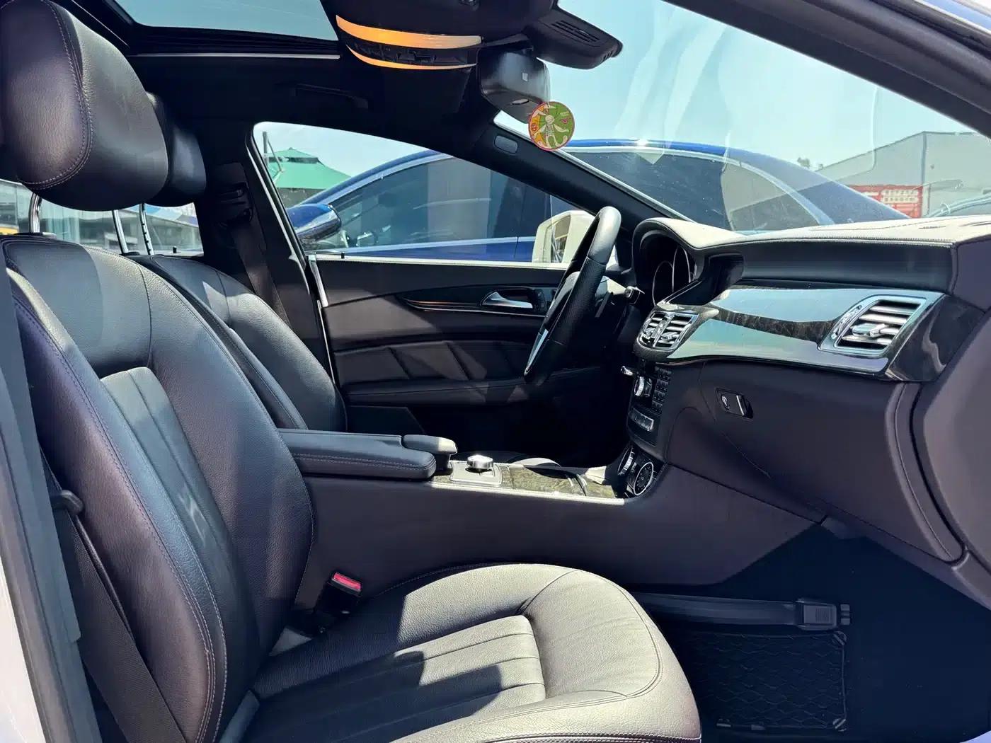 2012 Mercedes-Benz CLS 300 CGI — миниатюра 13