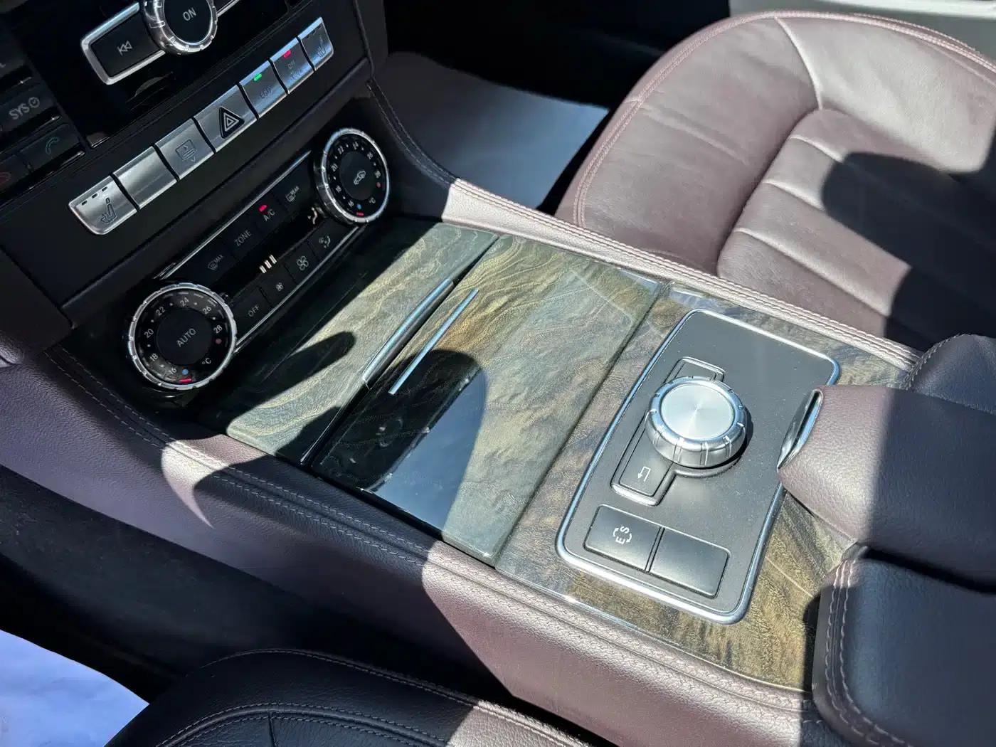 2012 Mercedes-Benz CLS 300 CGI — миниатюра 20