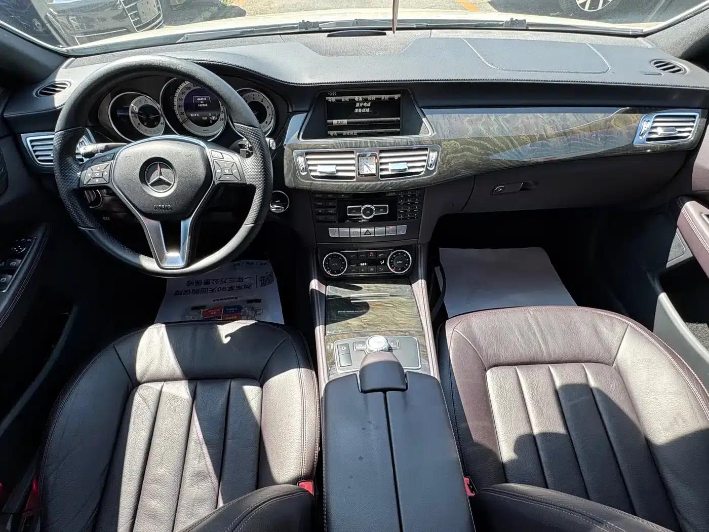 2012 Mercedes-Benz CLS 300 CGI — миниатюра 22