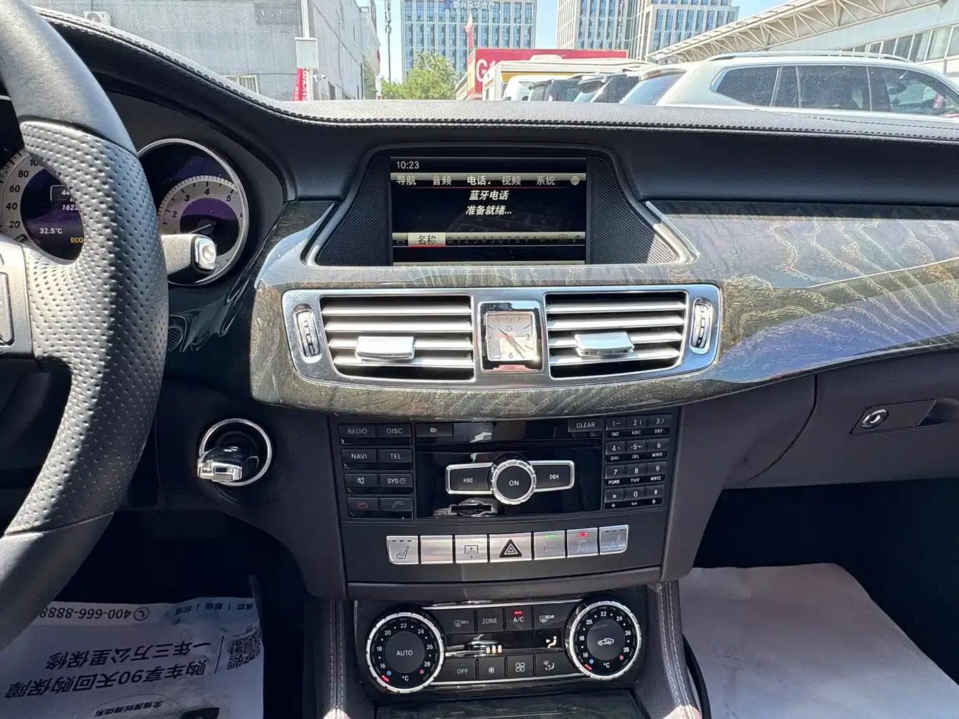 2012 Mercedes-Benz CLS 300 CGI — миниатюра 23