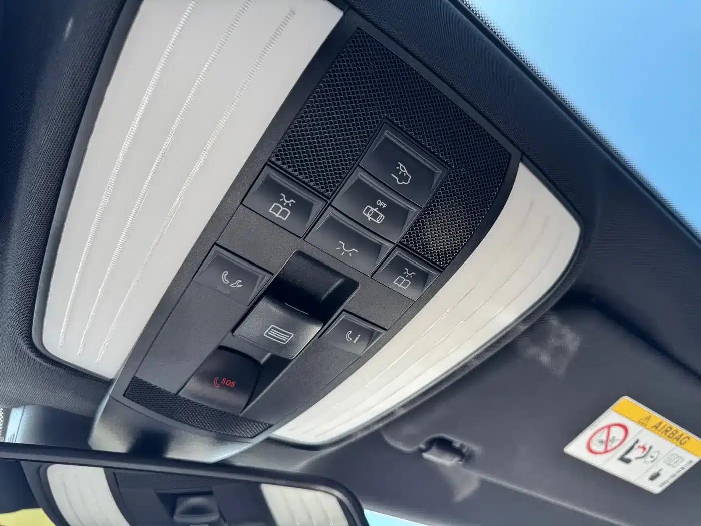 2012 Mercedes-Benz CLS 300 CGI — миниатюра 24