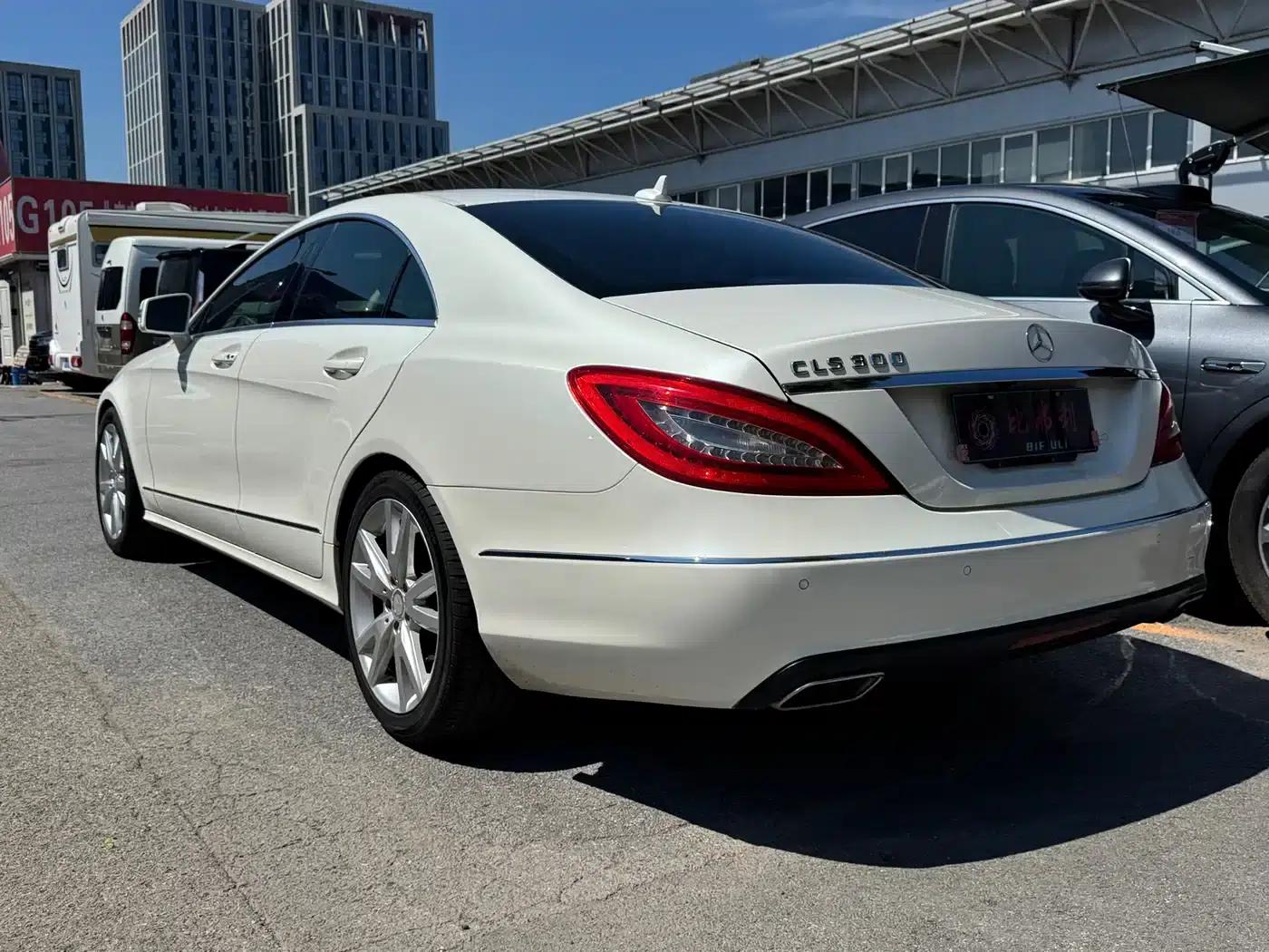 2012 Mercedes-Benz CLS 300 CGI — миниатюра 4