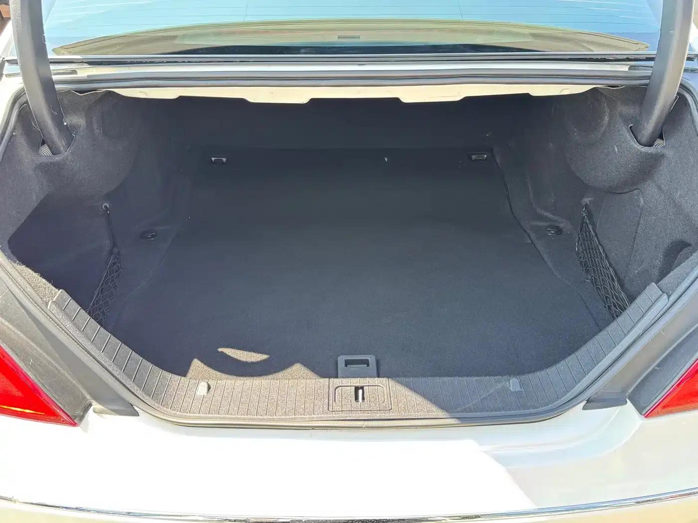 2012 Mercedes-Benz CLS 300 CGI — миниатюра 9