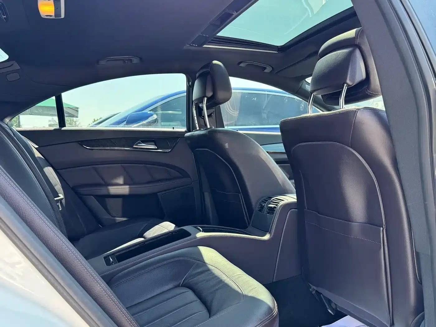2012 Mercedes-Benz CLS 300 CGI — миниатюра 10