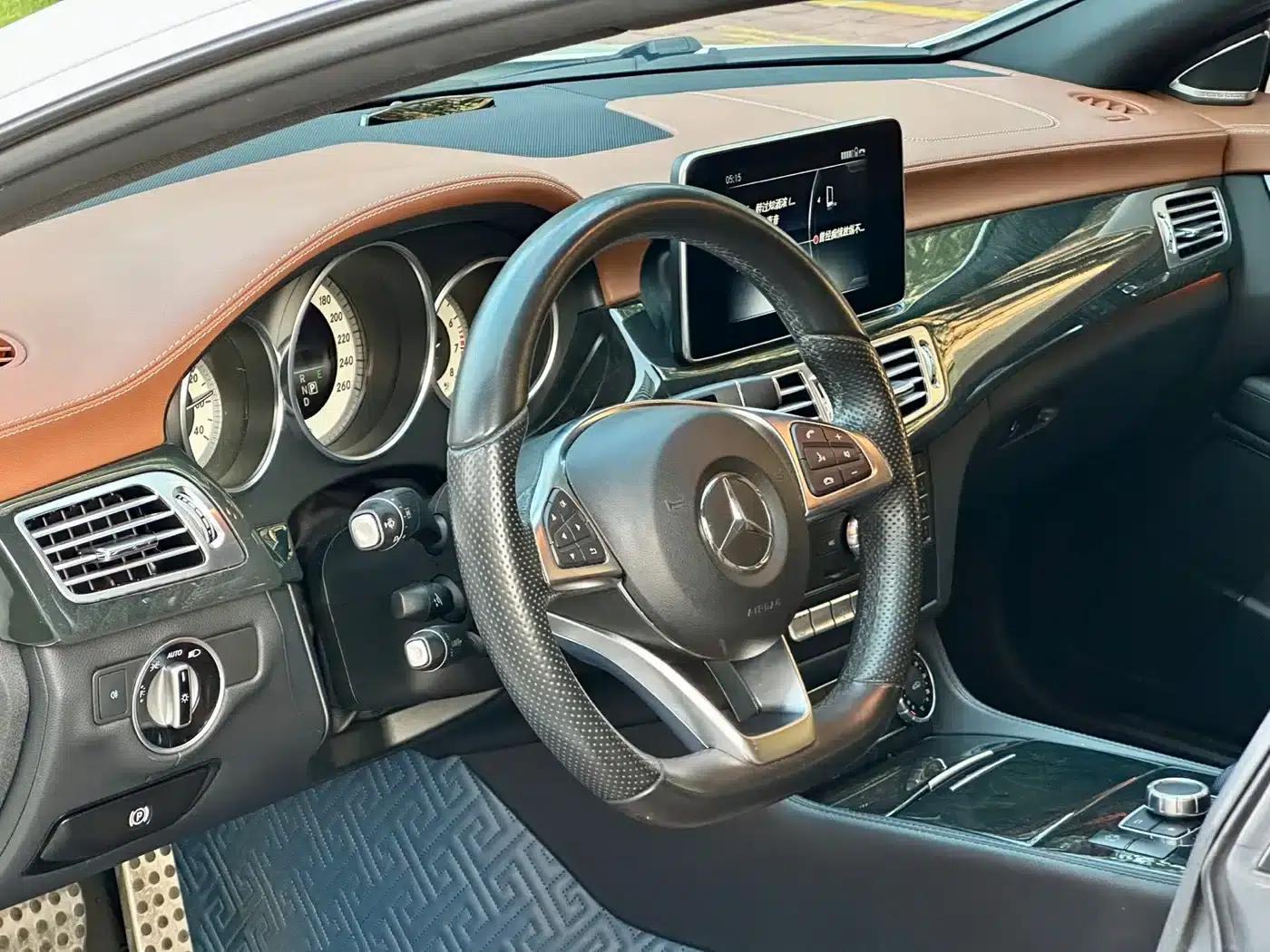 2017 Mercedes-Benz CLS 320 Colorful Edition — миниатюра 11