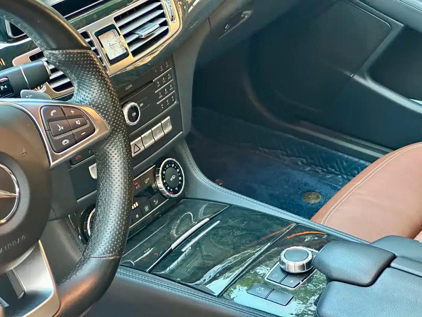 2017 Mercedes-Benz CLS 320 Colorful Edition — миниатюра 13
