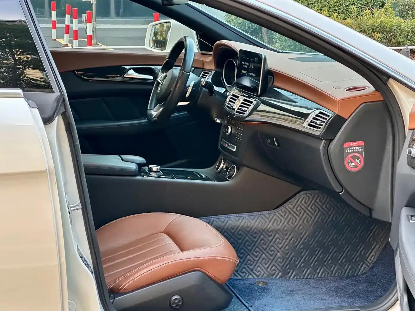 2017 Mercedes-Benz CLS 320 Colorful Edition — миниатюра 17