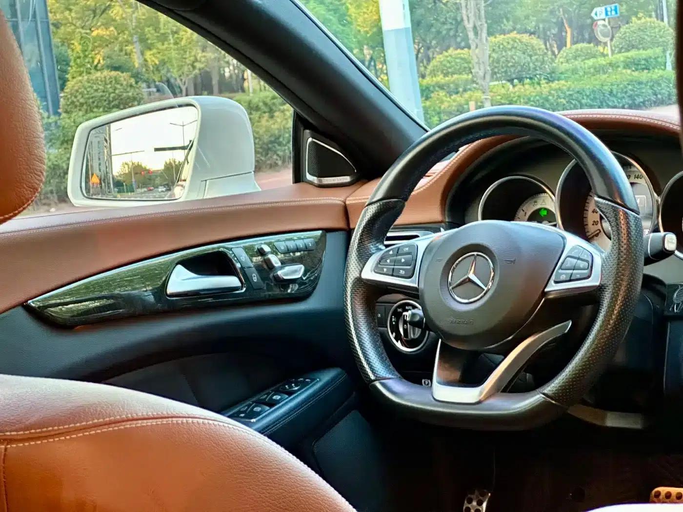 2017 Mercedes-Benz CLS 320 Colorful Edition — миниатюра 21