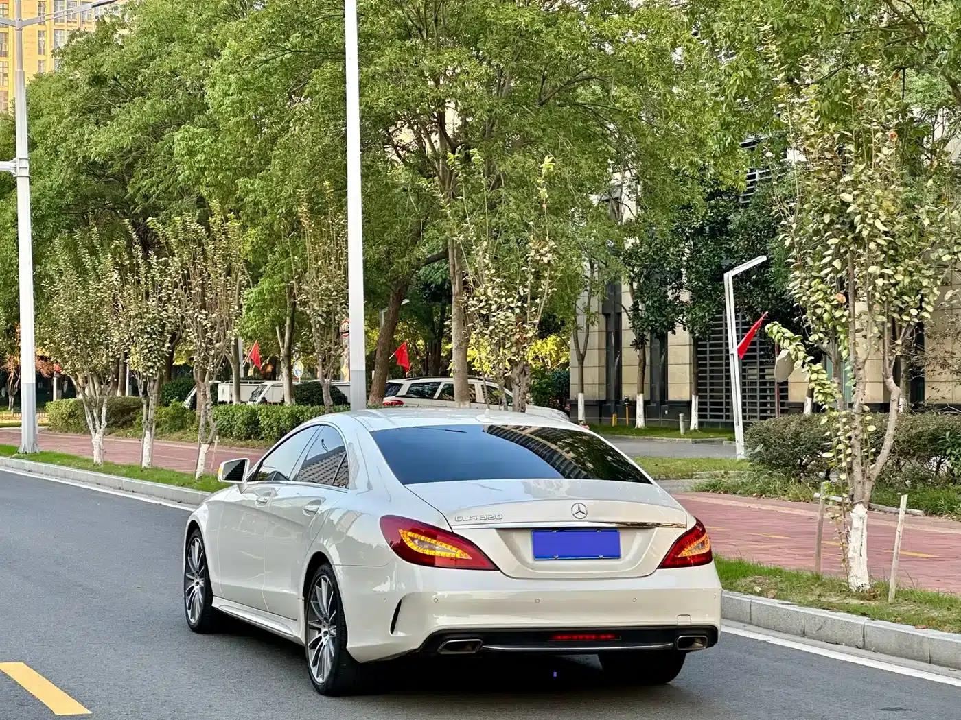 2017 Mercedes-Benz CLS 320 Colorful Edition — миниатюра 4