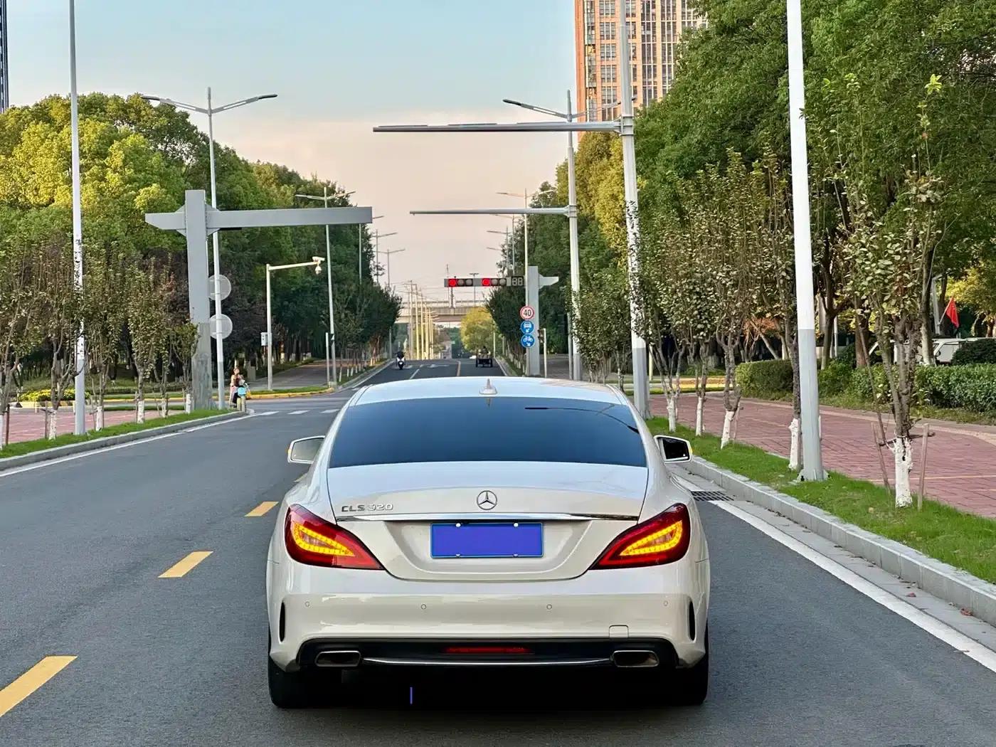 2017 Mercedes-Benz CLS 320 Colorful Edition — миниатюра 5