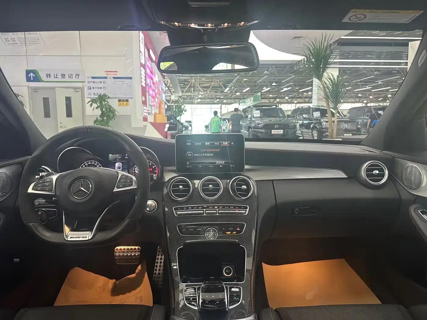 2017 Mercedes-Benz C-Class AMG C 43 4MATIC Special Edition — миниатюра 24