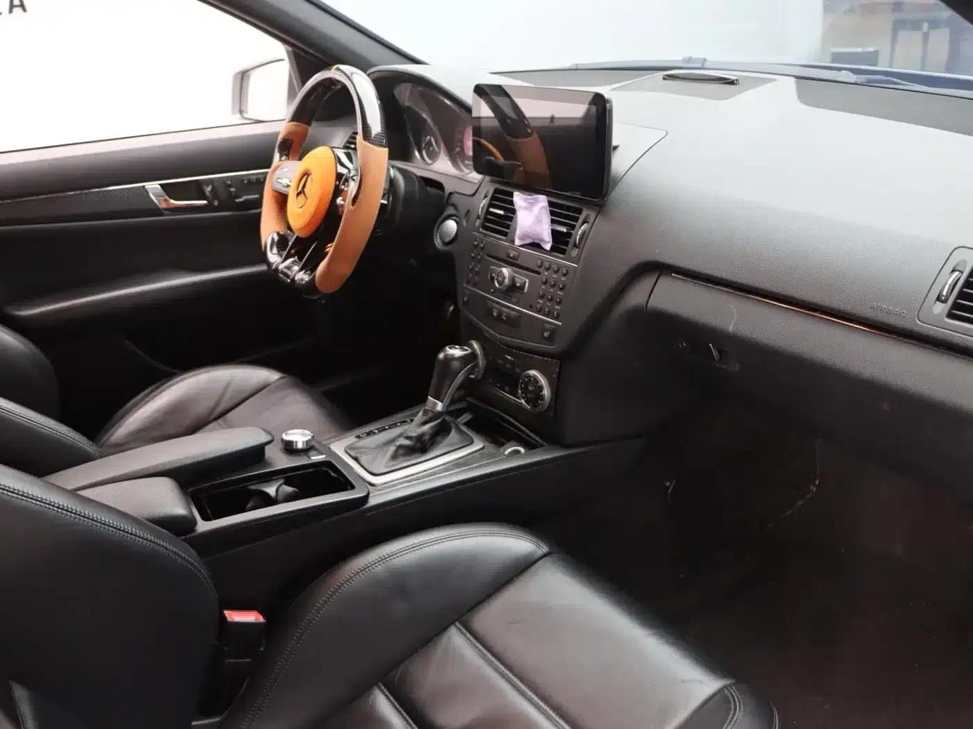 2010 Mercedes-Benz C-Class AMG C 63 Dynamic Enhanced Edition — миниатюра 11