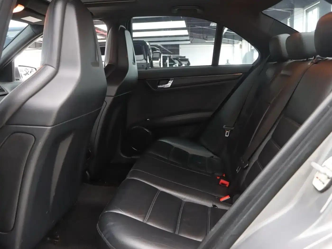 2010 Mercedes-Benz C-Class AMG C 63 Dynamic Enhanced Edition — миниатюра 16