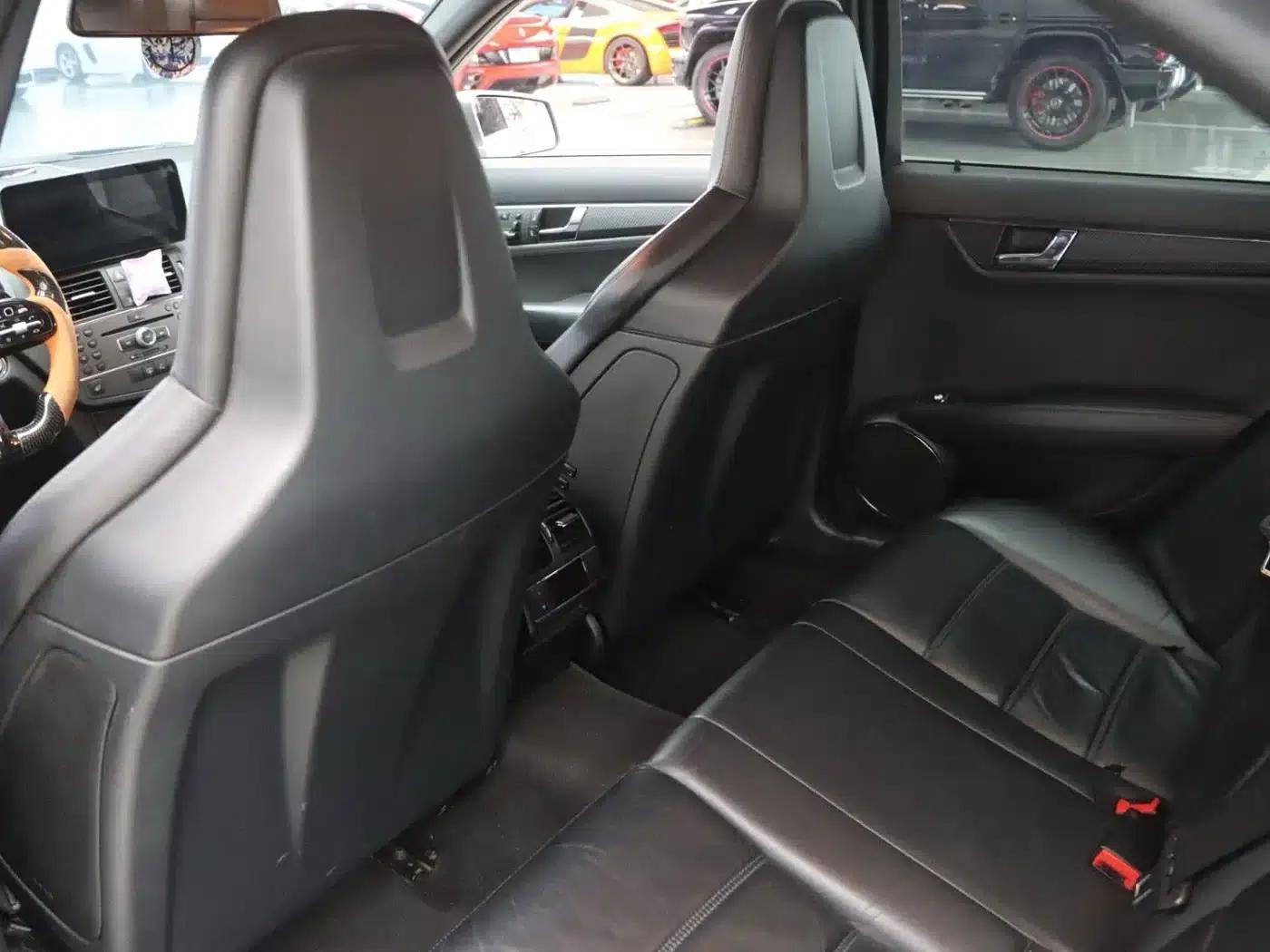 2010 Mercedes-Benz C-Class AMG C 63 Dynamic Enhanced Edition — миниатюра 17