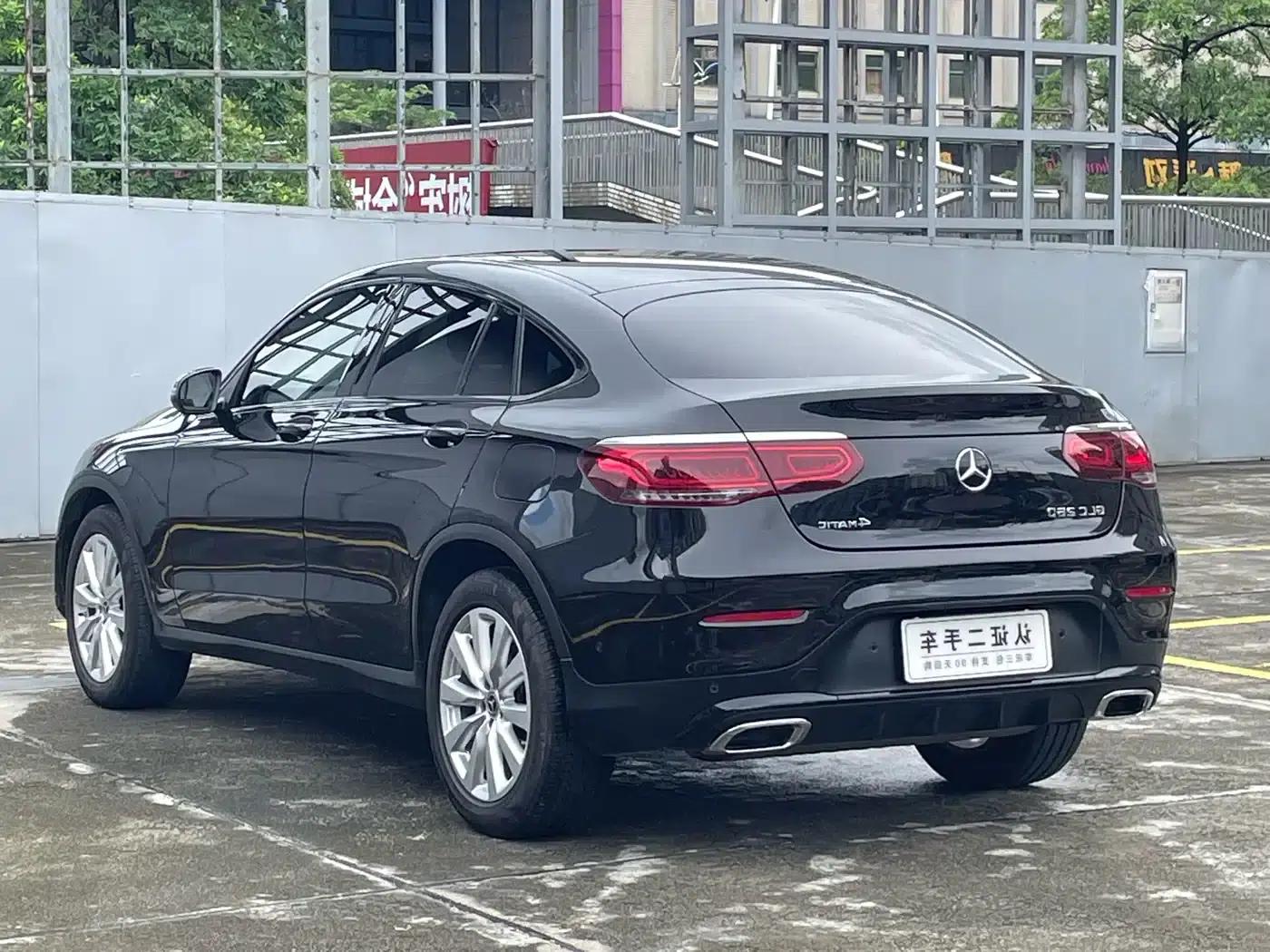 Mercedes-Benz GLC Coupe 2020 GLC 260 4MATIC Coupe SUV — миниатюра 11