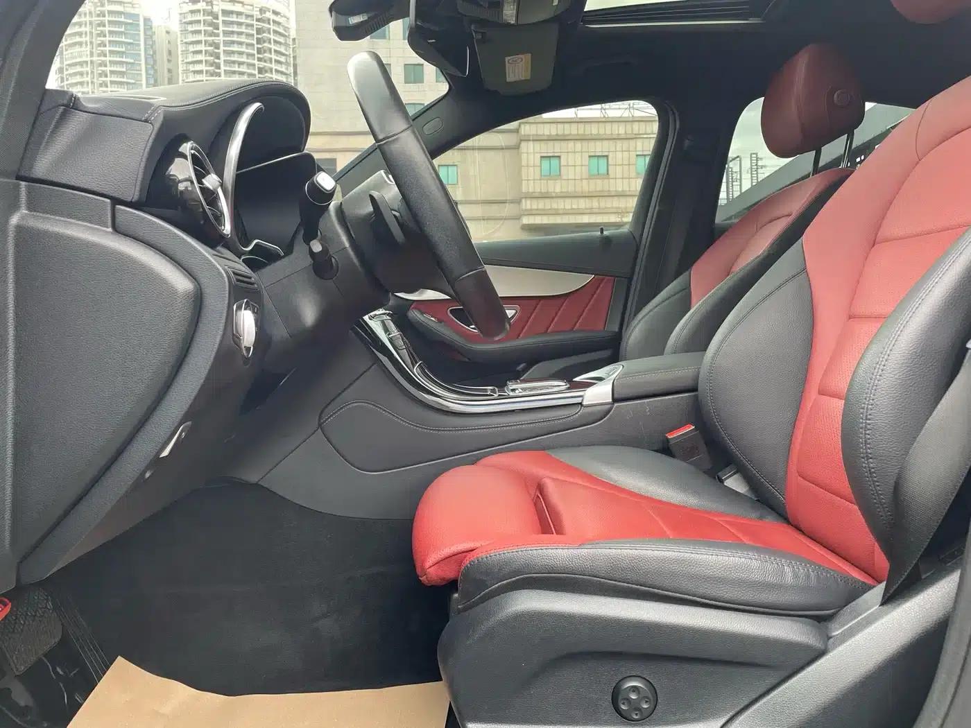 Mercedes-Benz GLC Coupe 2020 GLC 260 4MATIC Coupe SUV — миниатюра 4