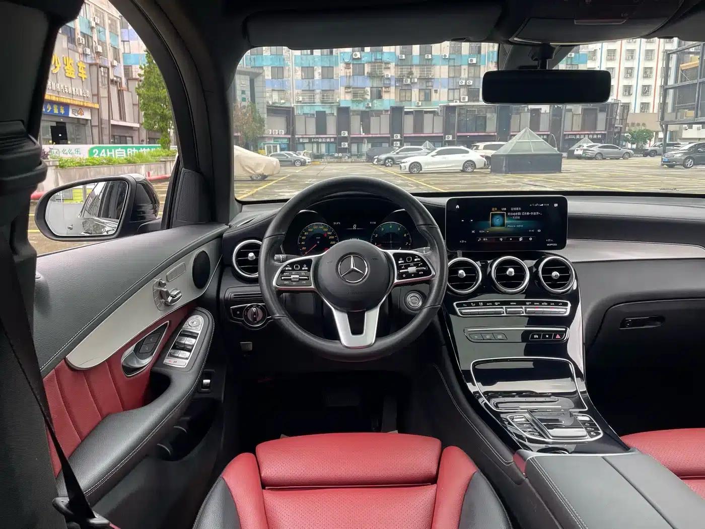 Mercedes-Benz GLC Coupe 2020 GLC 260 4MATIC Coupe SUV — миниатюра 5