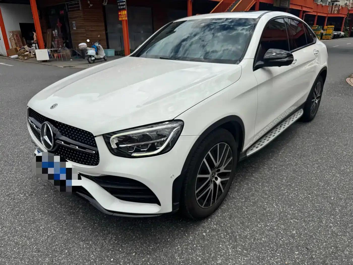 2020 Mercedes-Benz GLC Coupe, GLC 300 4MATIC Coupe SUV — миниатюра 1
