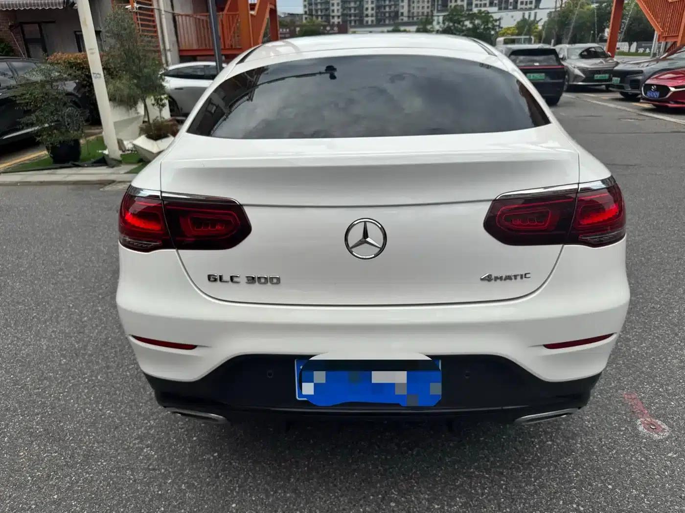 2020 Mercedes-Benz GLC Coupe, GLC 300 4MATIC Coupe SUV — миниатюра 3