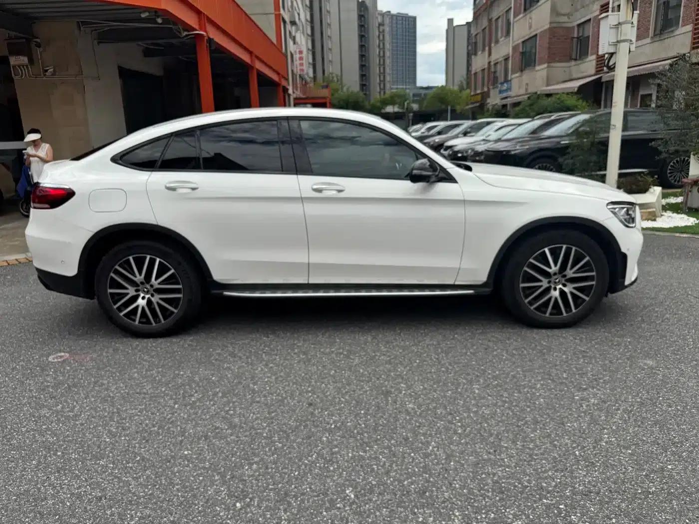 2020 Mercedes-Benz GLC Coupe, GLC 300 4MATIC Coupe SUV — миниатюра 4