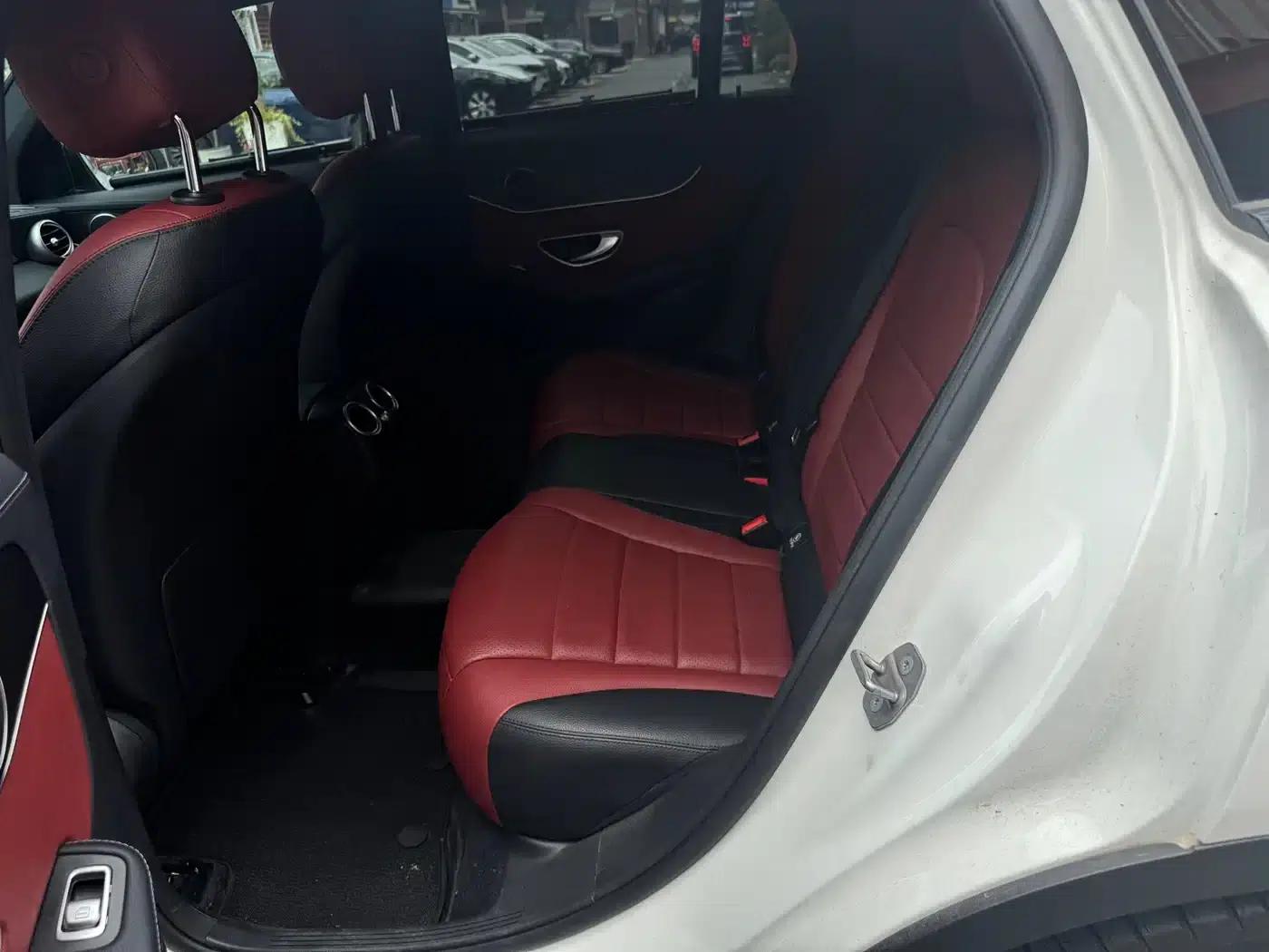 2020 Mercedes-Benz GLC Coupe, GLC 300 4MATIC Coupe SUV — миниатюра 6