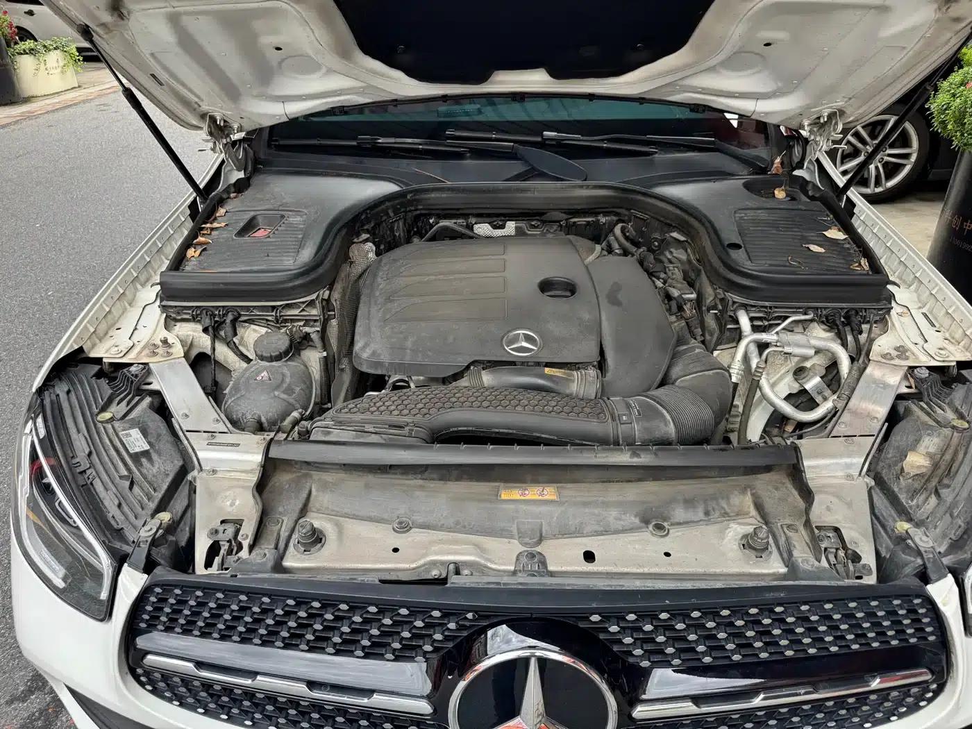 2020 Mercedes-Benz GLC Coupe, GLC 300 4MATIC Coupe SUV — миниатюра 9