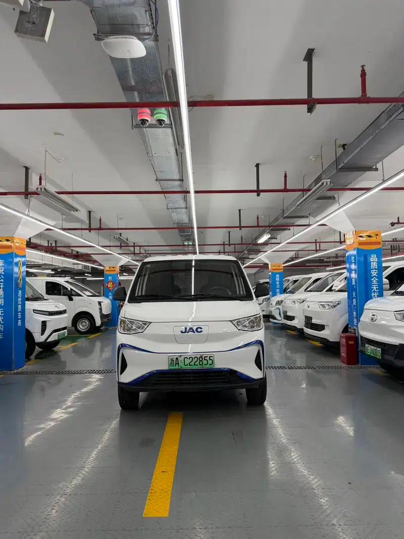Blue Cat 2023 M1 Innovation and 38.64kWh Flagship Edition — миниатюра 2