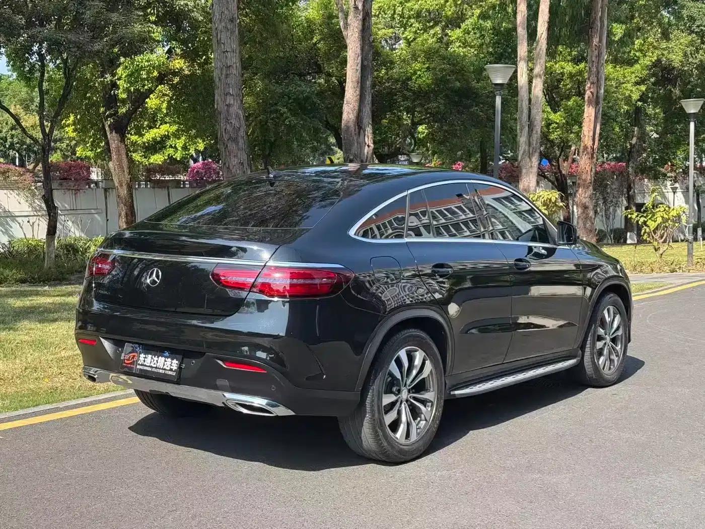 2015 Mercedes-Benz GLE Coupe, GLE 400 4MATIC Coupe SUV — миниатюра 16