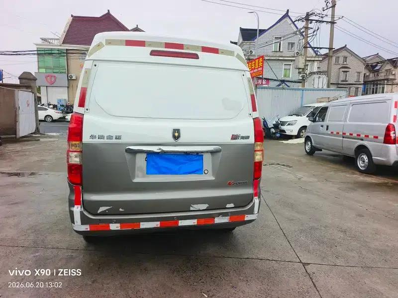 New Hiace 2021 1.5L Manual Front-Wheel Drive 2-Seater Factory Custom Edition — миниатюра 5