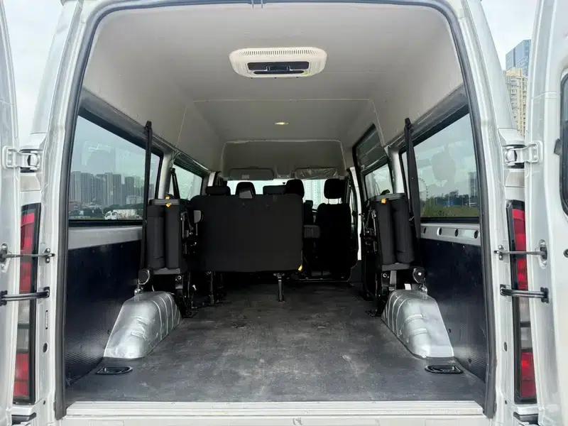 Fu Shun 2025 2.0T Automatic Rear-Wheel Drive 7-Seater Factory Custom Edition — миниатюра 25