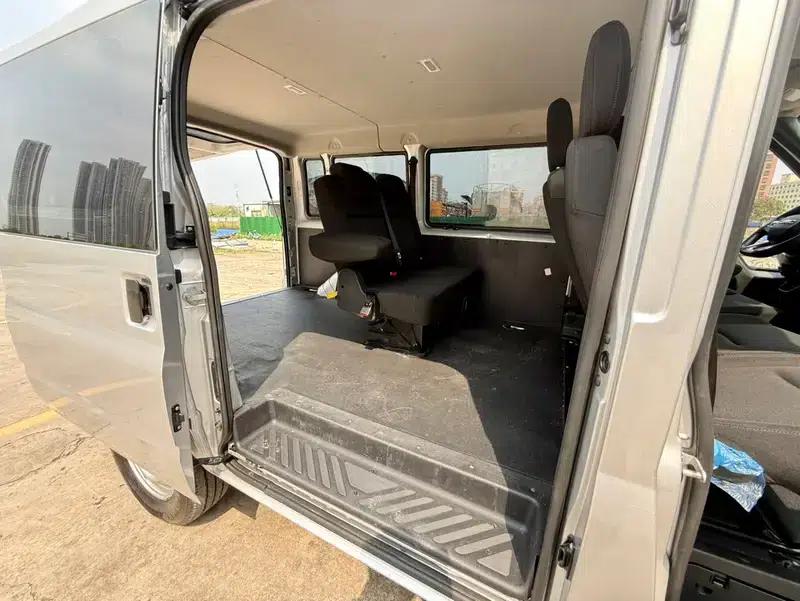 Fushun 2024 2.0T Manual Diesel Short Wheelbase Low Roof Commercial Multi-purpose Passenger Vehicle (5 Seats) — миниатюра 12