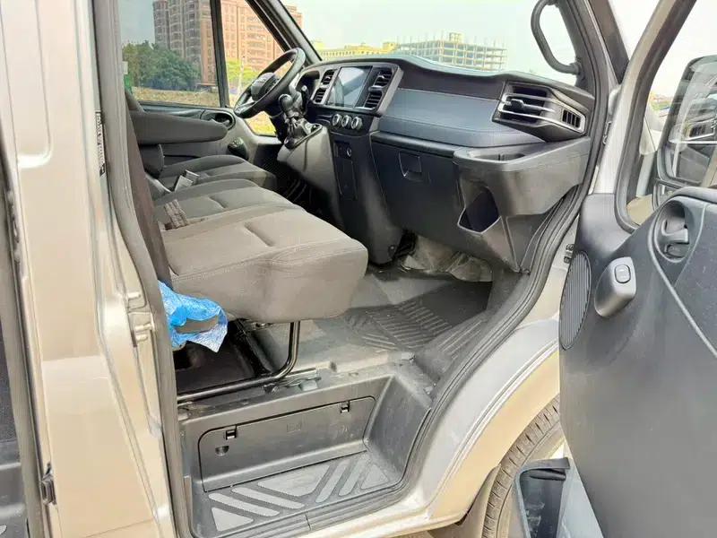 Fushun 2024 2.0T Manual Diesel Short Wheelbase Low Roof Commercial Multi-purpose Passenger Vehicle (5 Seats) — миниатюра 14