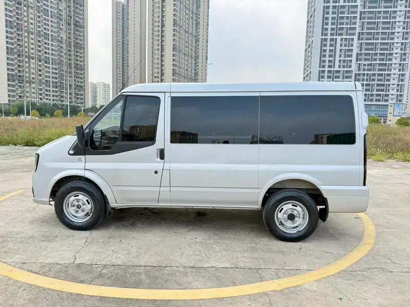 Fushun 2024 2.0T Manual Diesel Short Wheelbase Low Roof Commercial Multi-purpose Passenger Vehicle (5 Seats) — миниатюра 4