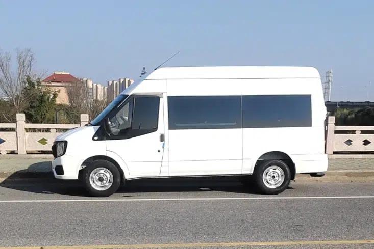 Fushun 2023 2.0T Manual Diesel Mid-Wheelbase Mid-Roof Commercial Multi-Purpose Passenger Van (7 Seats) — миниатюра 3
