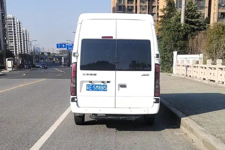 Fushun 2023 2.0T Manual Diesel Mid-Wheelbase Mid-Roof Commercial Multi-Purpose Passenger Van (7 Seats) — миниатюра 4