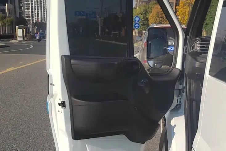 Fushun 2023 2.0T Manual Diesel Mid-Wheelbase Mid-Roof Commercial Multi-Purpose Passenger Van (7 Seats) — миниатюра 8