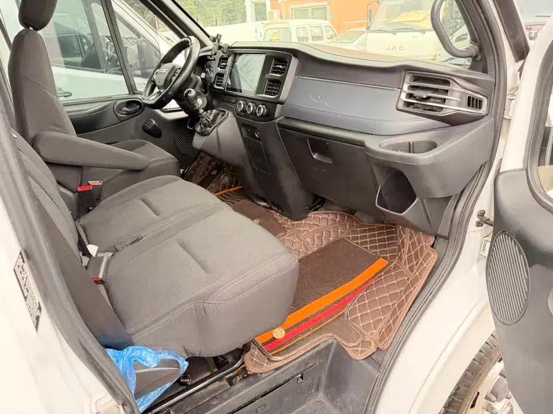 Fushun 2023 2.0T Manual Diesel Mid-Wheelbase Mid-Roof Commercial Multi-Purpose Passenger Van (7 Seats) — миниатюра 9