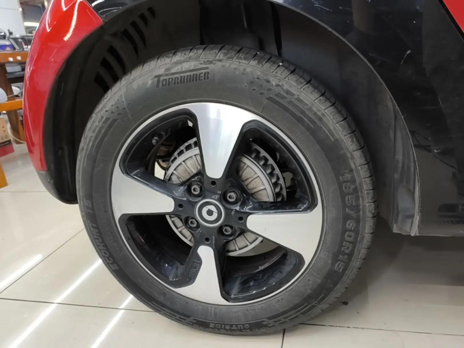 smart forfour 2018 1.0L 52kW Passion Edition — миниатюра 11