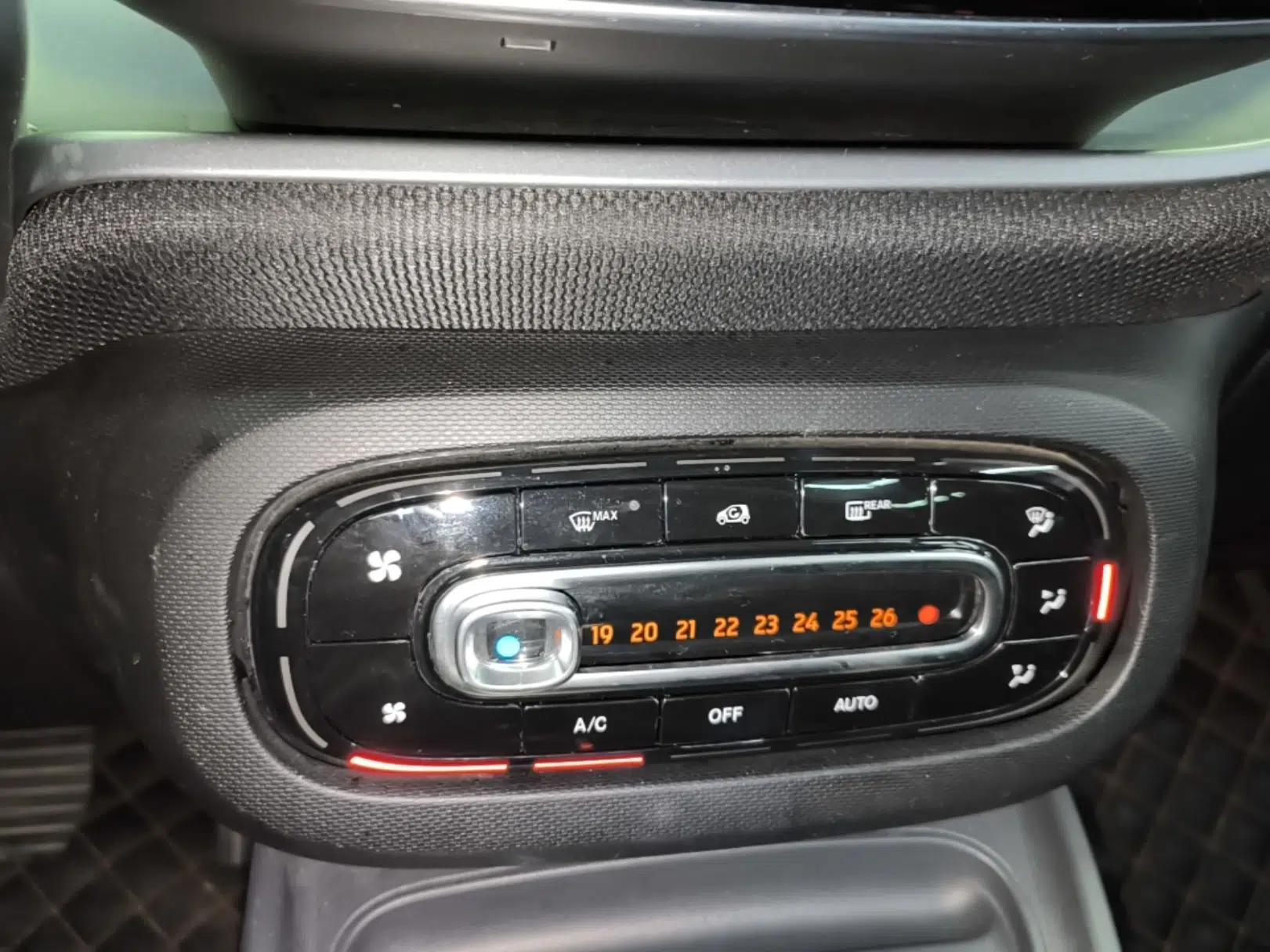 smart forfour 2018 1.0L 52kW Passion Edition — миниатюра 15