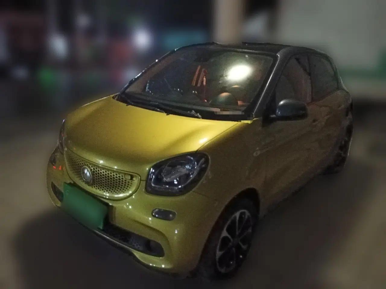 smart forfour 2016 1.0L 52 kW Dynamic Edition — миниатюра 1