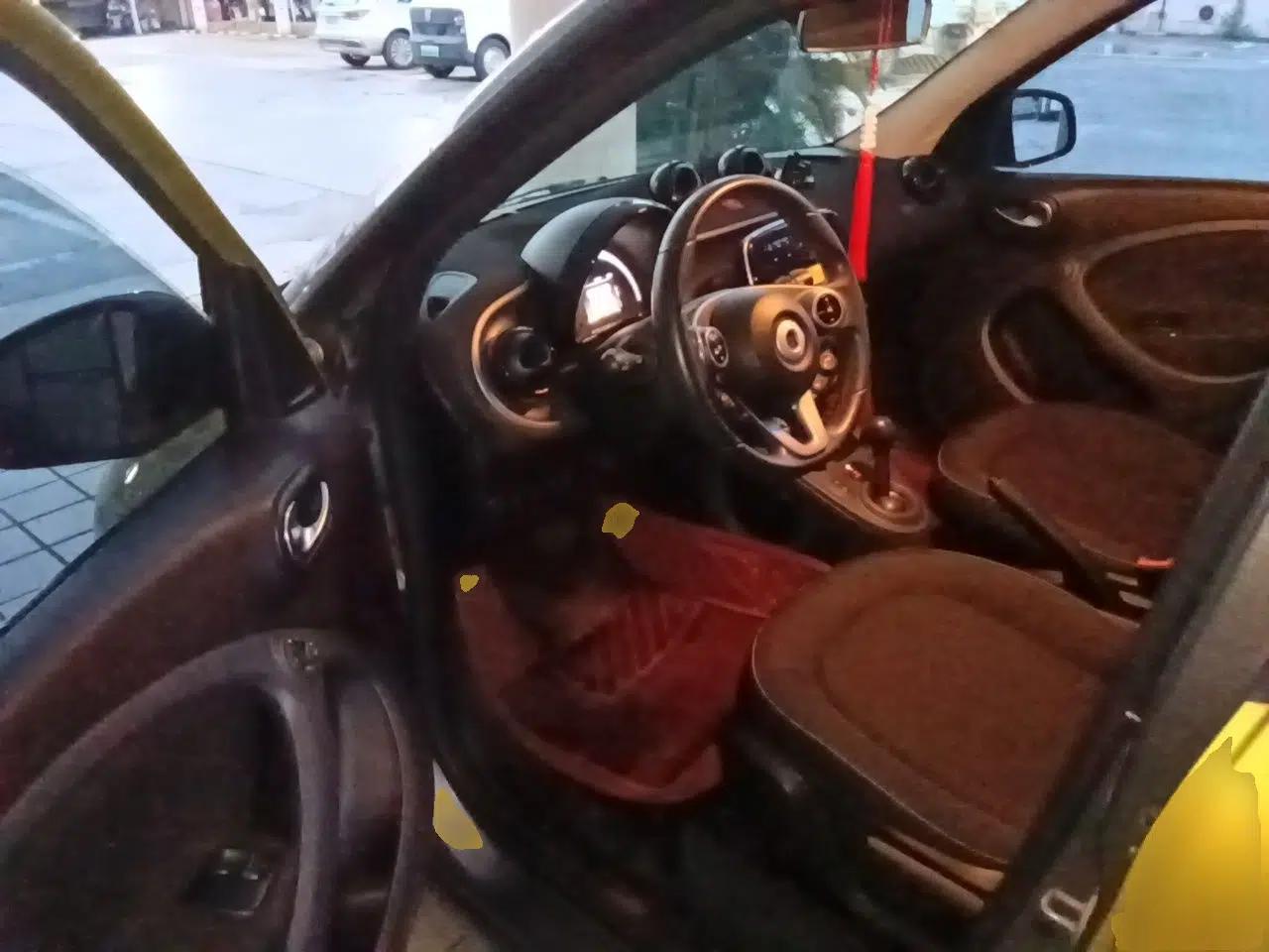 smart forfour 2016 1.0L 52 kW Dynamic Edition — миниатюра 16