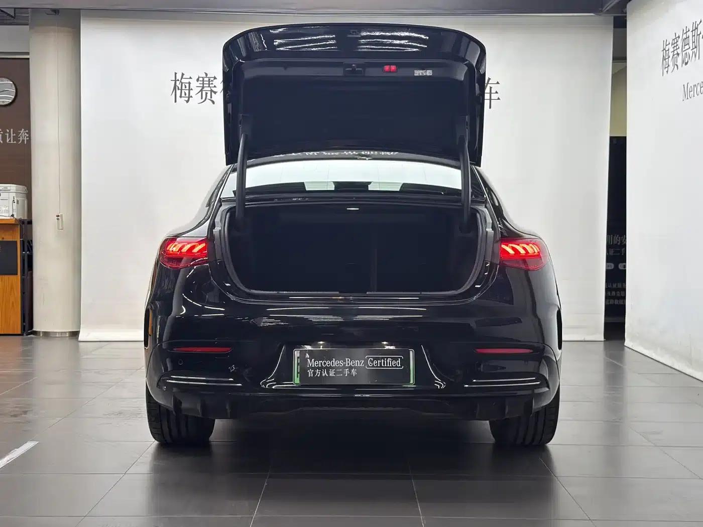 Mercedes-Benz EQE 2025 500 4MATIC Pioneer Edition — миниатюра 17