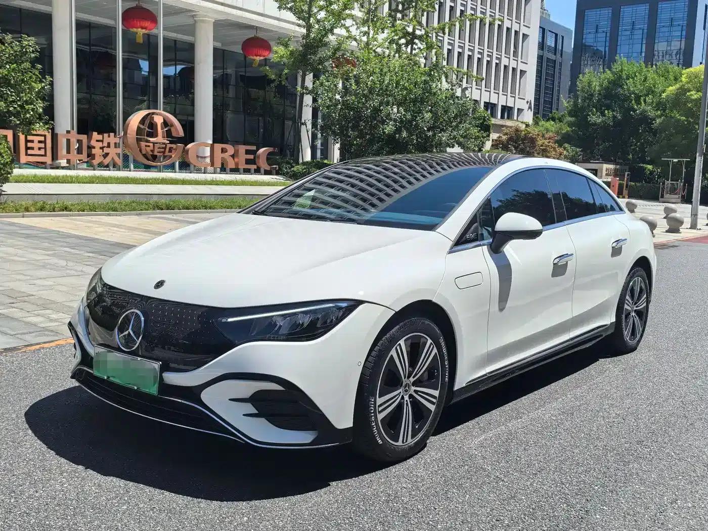 Mercedes-Benz EQE 2025 500 4MATIC Luxury Edition — миниатюра 1